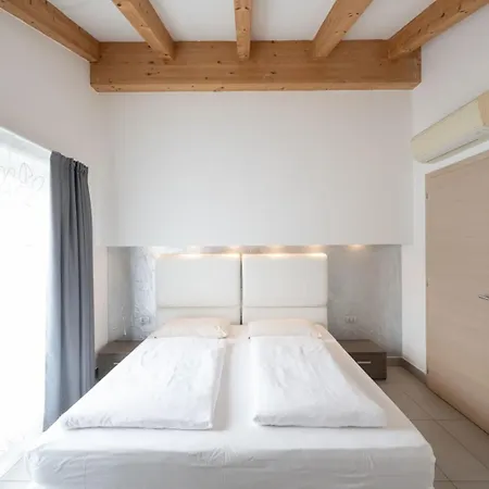 Desiree Aparthotel Riva del Garda