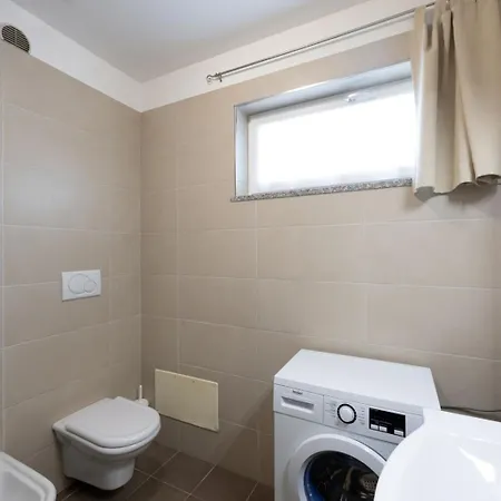 Aparthotel Desiree 3*