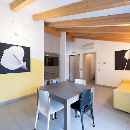 Desiree Aparthotel 3*
